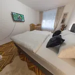 Luxury Toromanovic