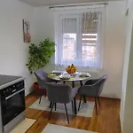 Luxury Toromanovic