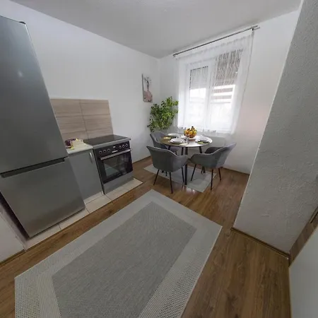 Toromanovic דירה *